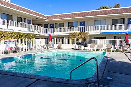 Motel 6-Mojave, CA