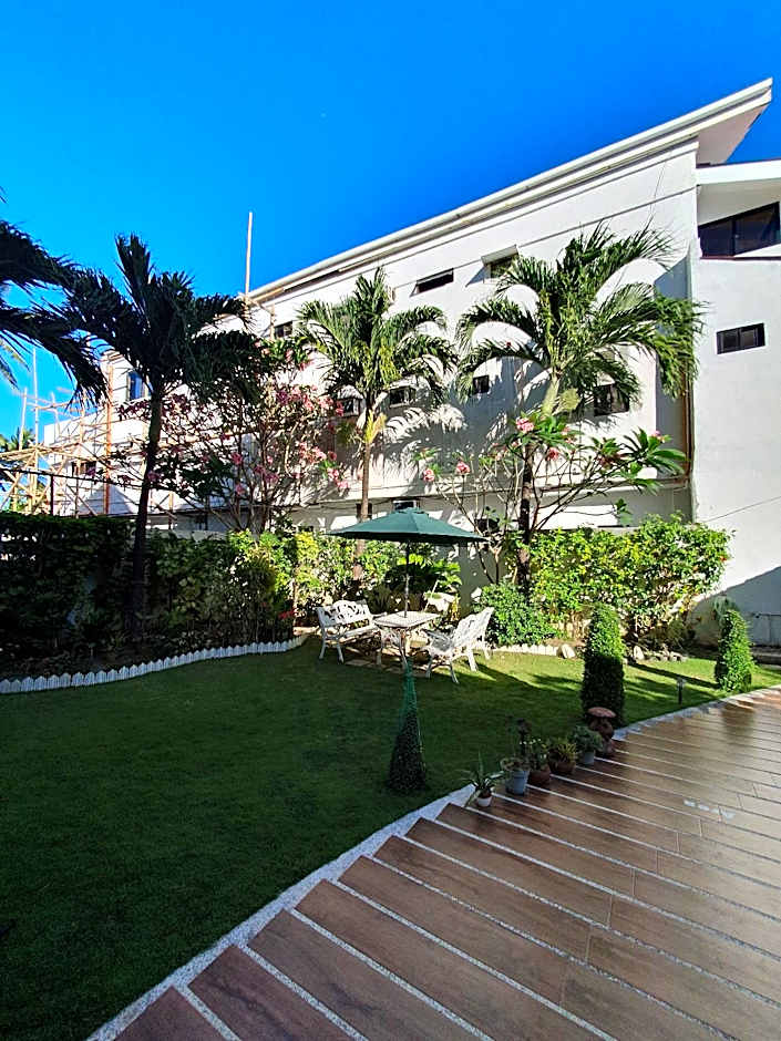 Clubboracay Apartelle