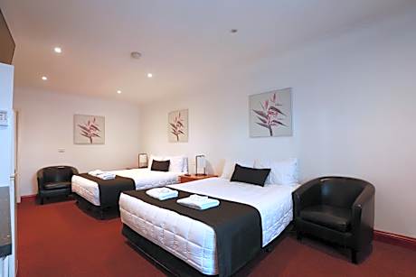 Comfort Quadruple Room - Non Pet Friendly
