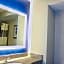 La Quinta Inn & Suites by Wyndham NE Long Beach/Cypress