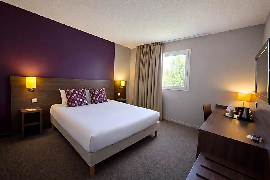 Photo 1 of 8 of Double Room