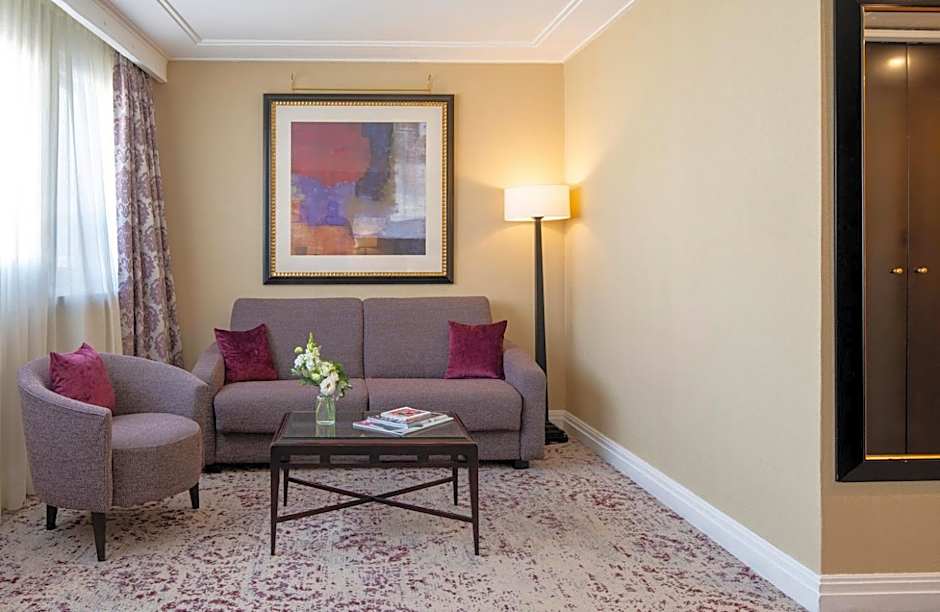 Warwick Paris (Former Warwick Champs-Elysees)