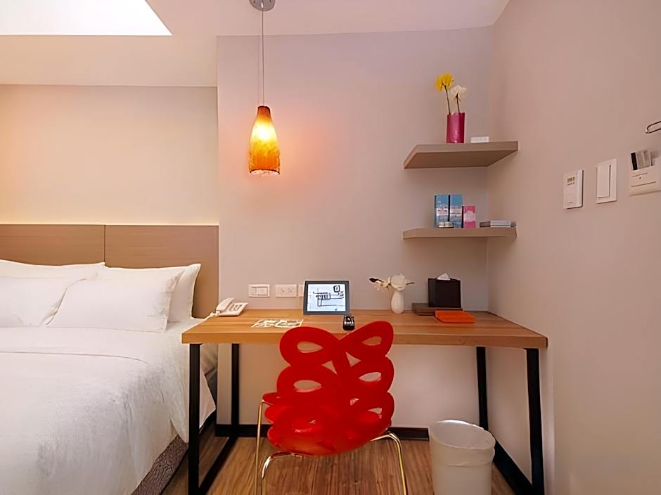 CHECK inn Express Taipei Station