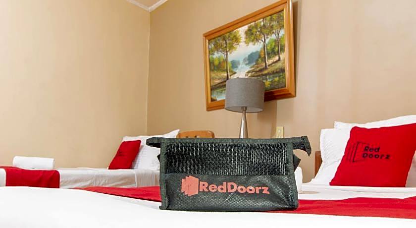 RedDoorz @ Downtown Tacloban