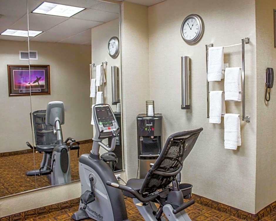 Travelodge by Wyndham Ozone Park