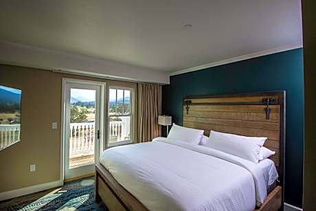 Classic King – The Stanley Hotel