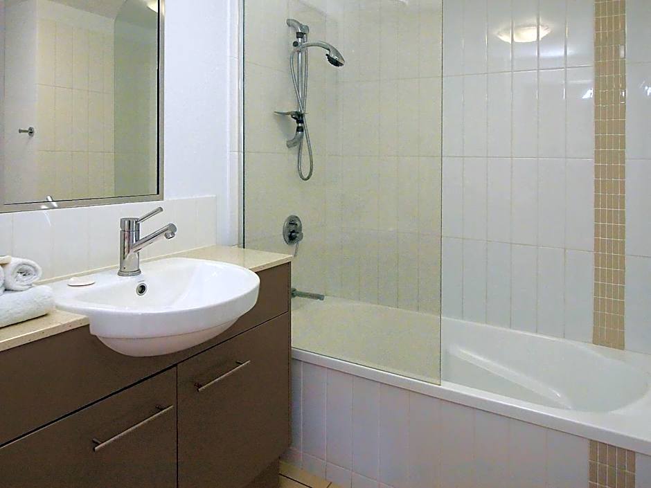 Oaks Townsville Gateway Suites