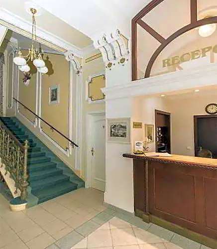Hotel Ester