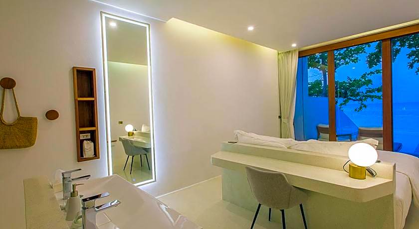 White Whale Beachfront Pool Villa