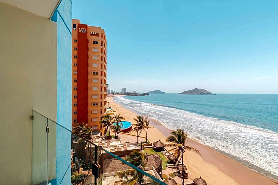 Garner Hotel Mazatlan Beach