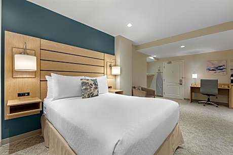 Best Western Plus Baker Street Inn