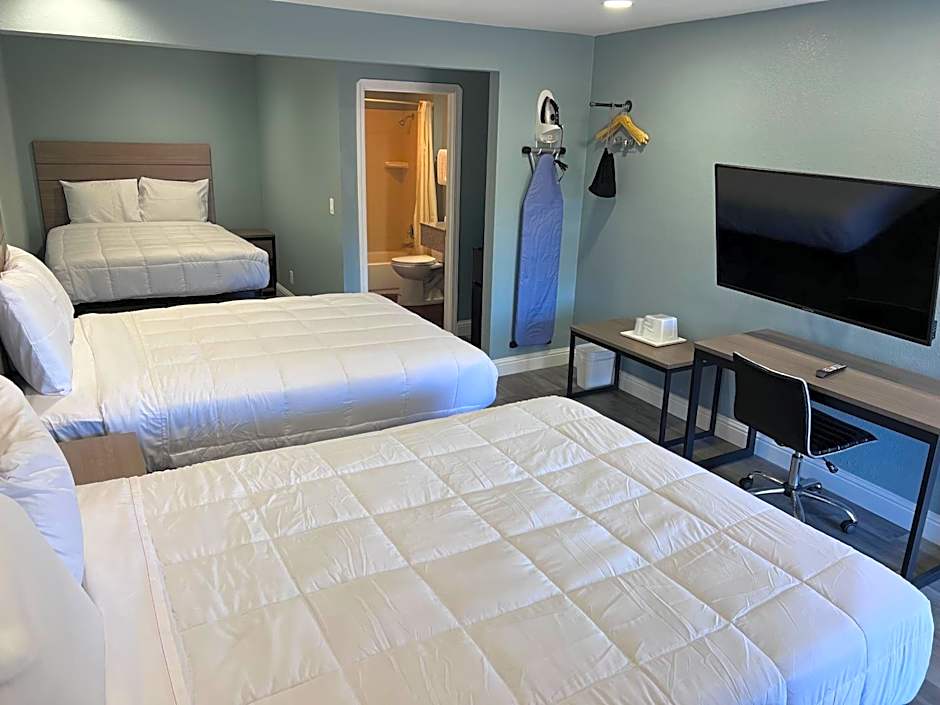 Surf City Inn & Suites
