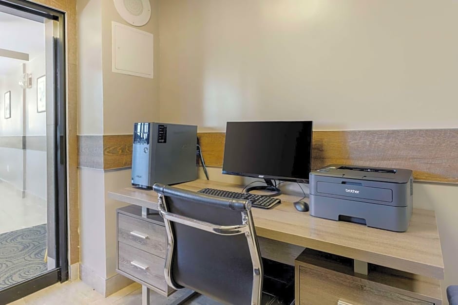 Best Western Plus Brooklyn Bay Hotel