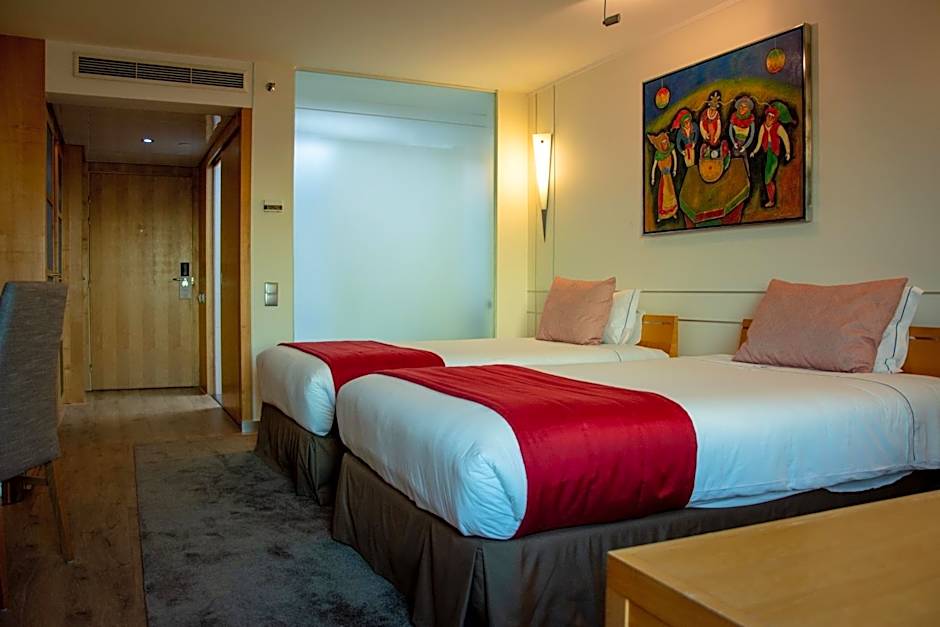 VIP Executive Entrecampos - Hotel & Conference