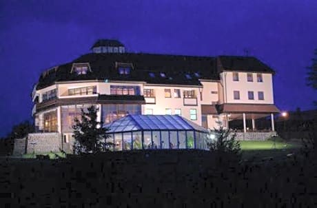 Bellevue Hotel and Resort