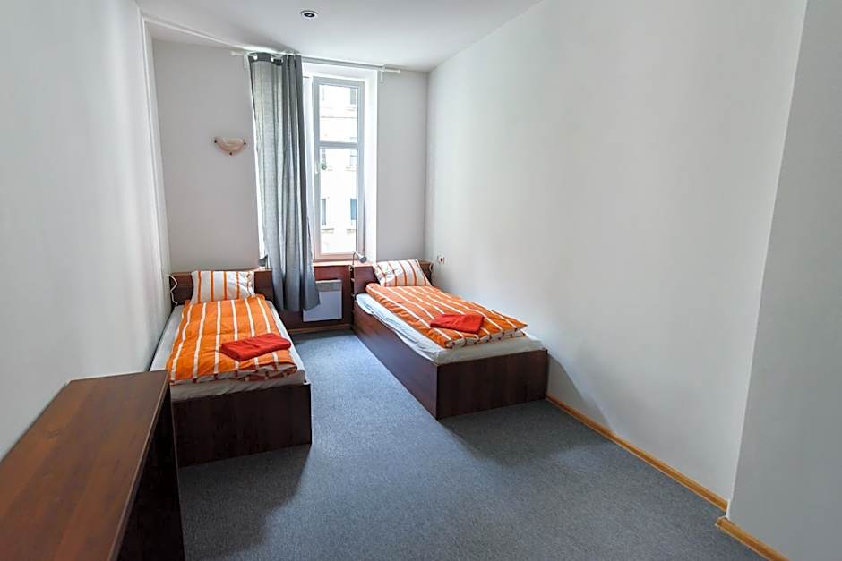 Constitution Square Rooms