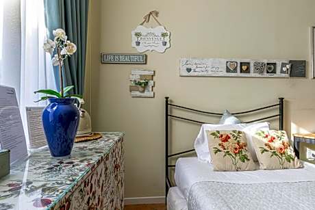 Standard Single Room with Shared Bathroom