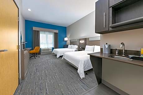 Standard Queen Room with Two Queen Beds and Mobility Accessible Roll-In Shower