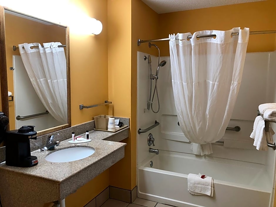 Baymont by Wyndham Richburg/Chester Area