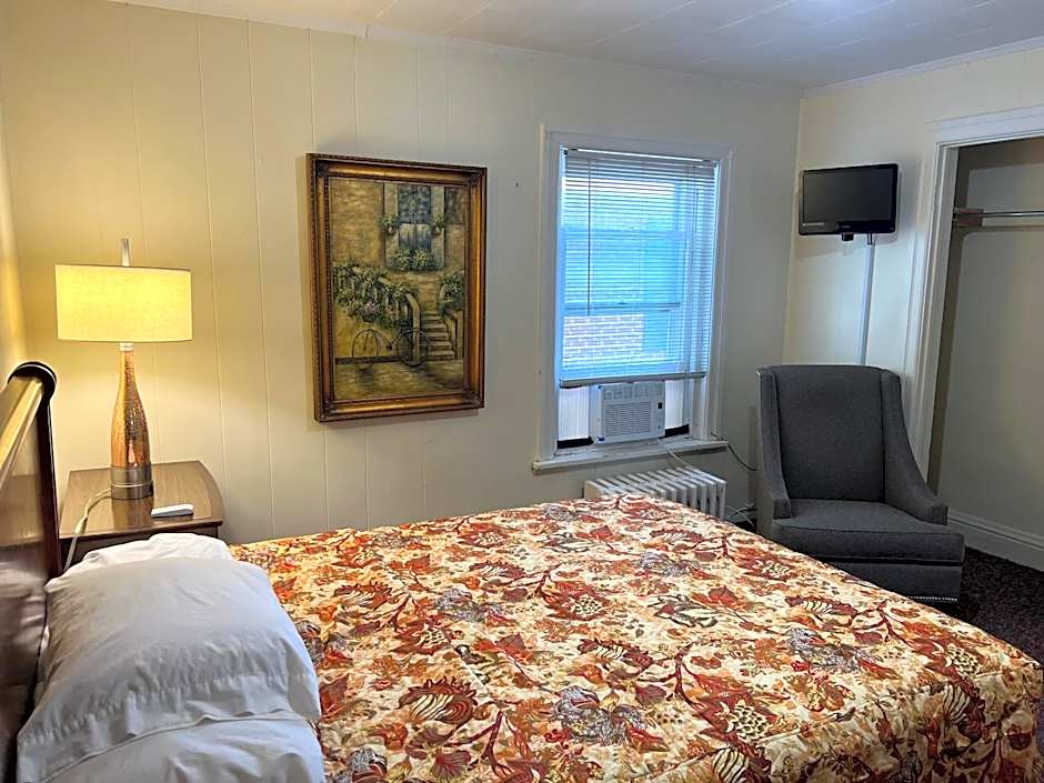 Simmons Motel and Suites