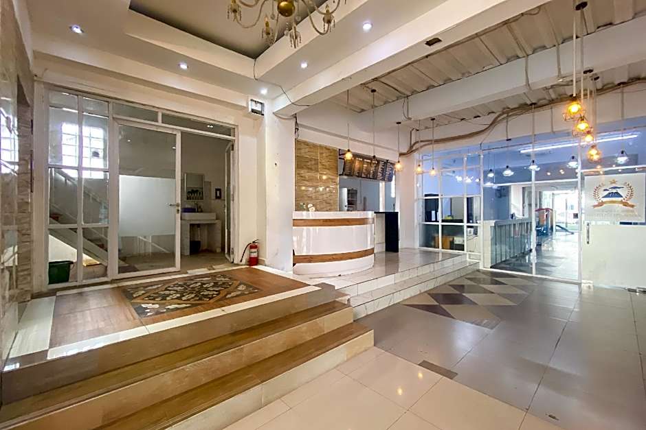 Curves Residence Mitra by RedDoorz – Jakarta, NY