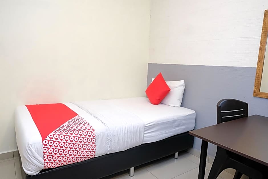 Hotel De' Tees, Masai Utama