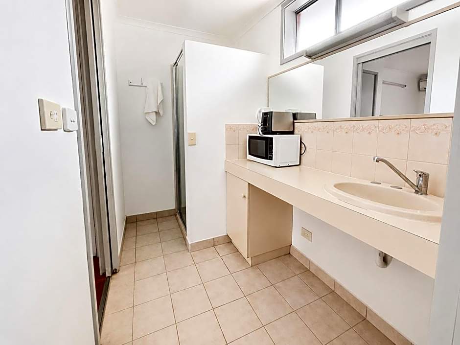 Beaconsfield Lodge Motel