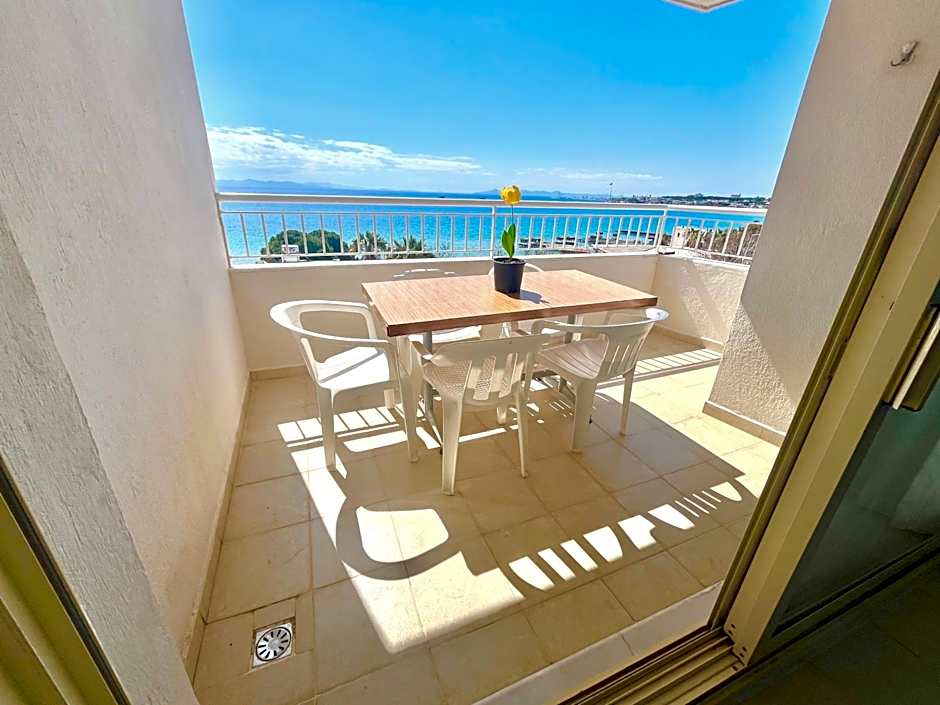 HOLIDAY APART 50 meters to BEACH, Sea view apartments