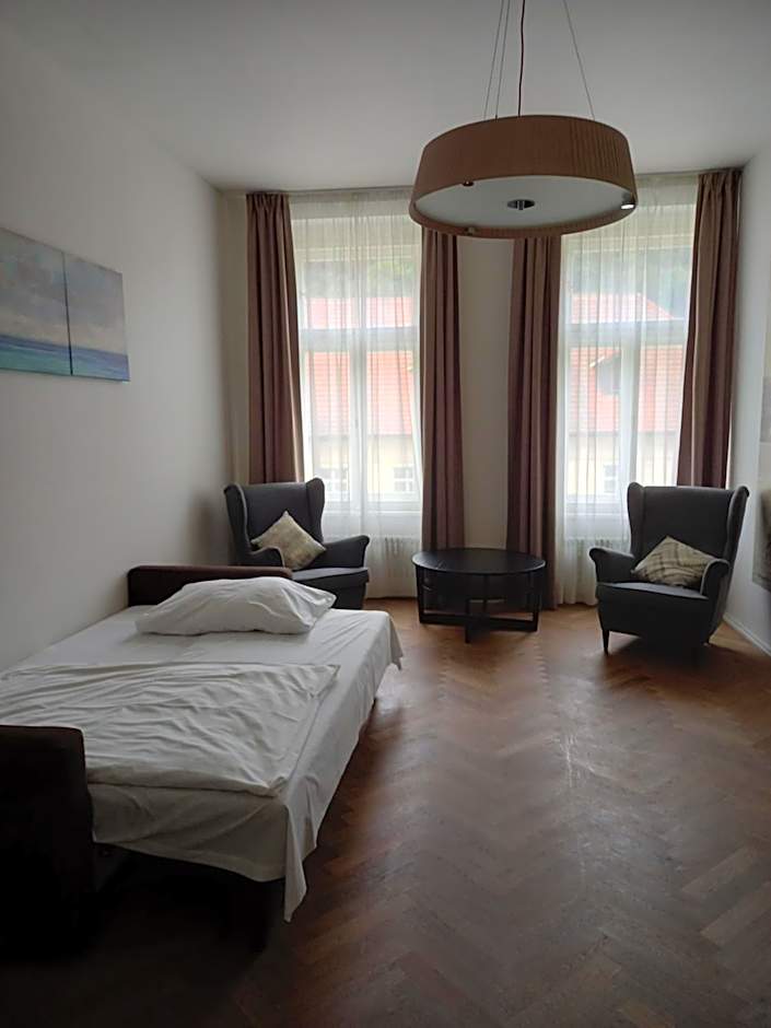 James Hotel & Apartments