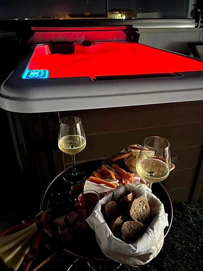 18 Dante Luxury Suites