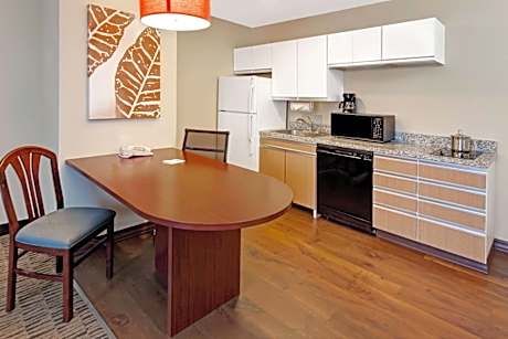 Queen Suite with Roll-In Shower and Sofabed - Accessible/Non Smoking