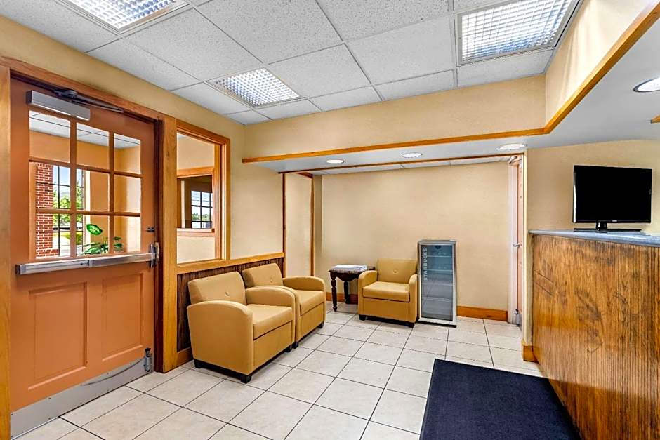Suburban Studios Chattanooga Northeast - Ooltewah