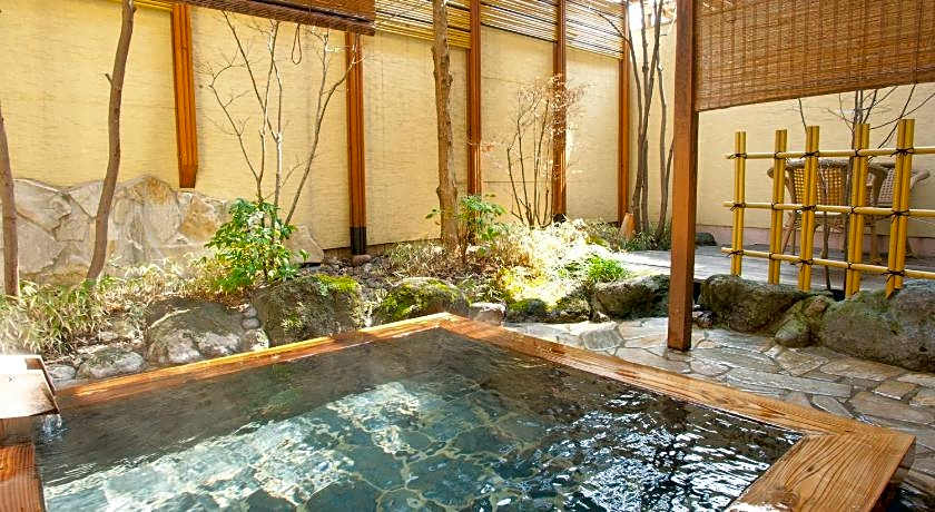 Yufuin Kutsurogi No Yado Nanakawa