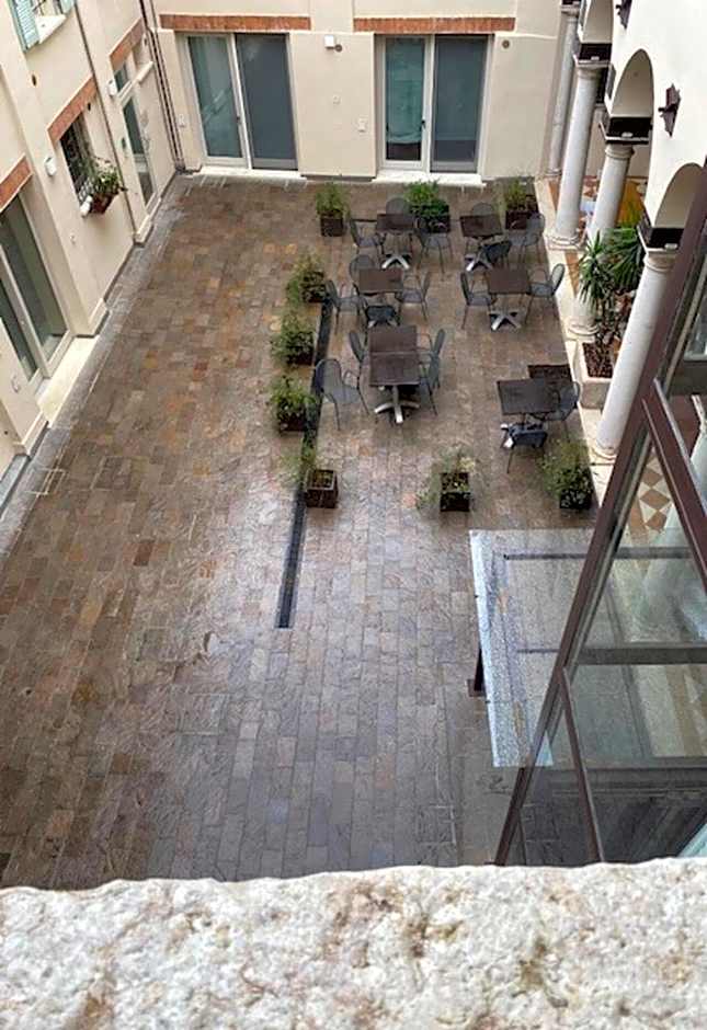 Cà Uberti Palace Hotel, MantegnaHotels