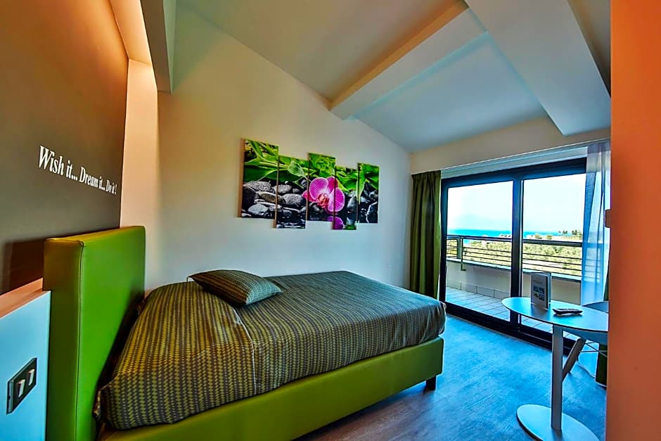 Photo 1 of 4 of Deluxe, Lake View, Balcony