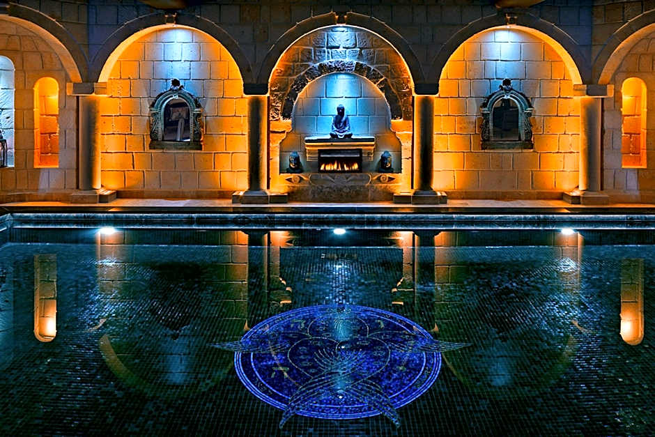Seraphim Cave Hotel