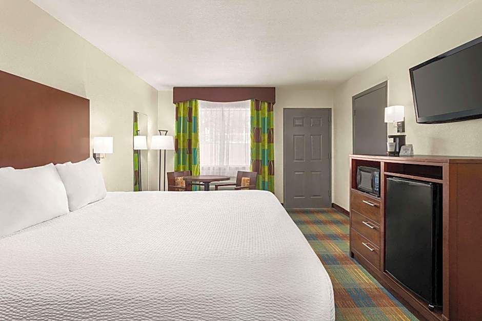 Ramada by Wyndham San Antonio Near SeaWorld/Lackland AFB