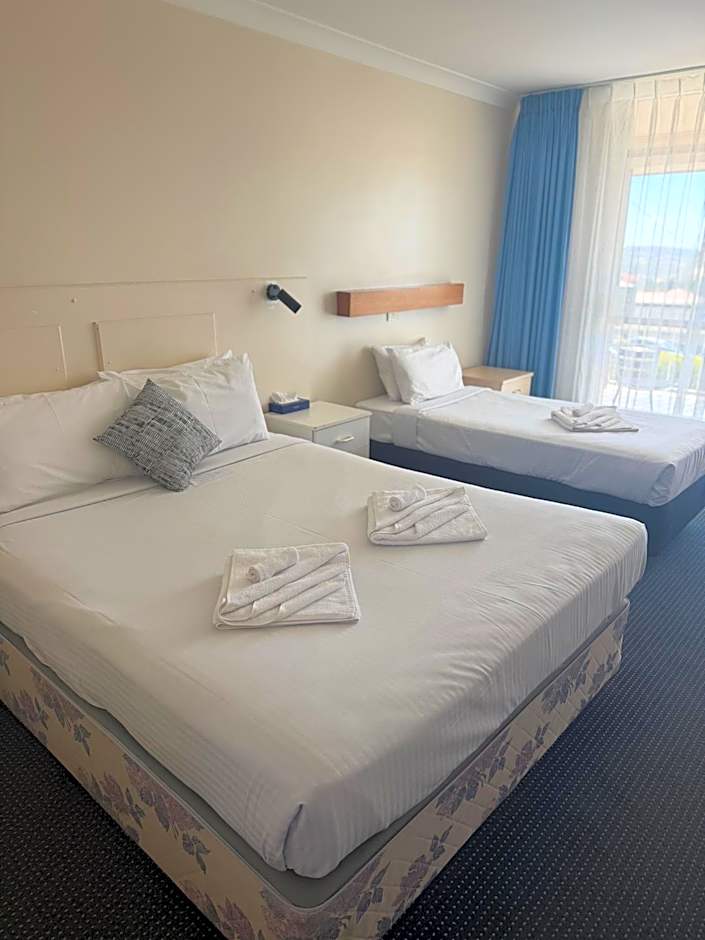 Holiday Lodge Motor Inn