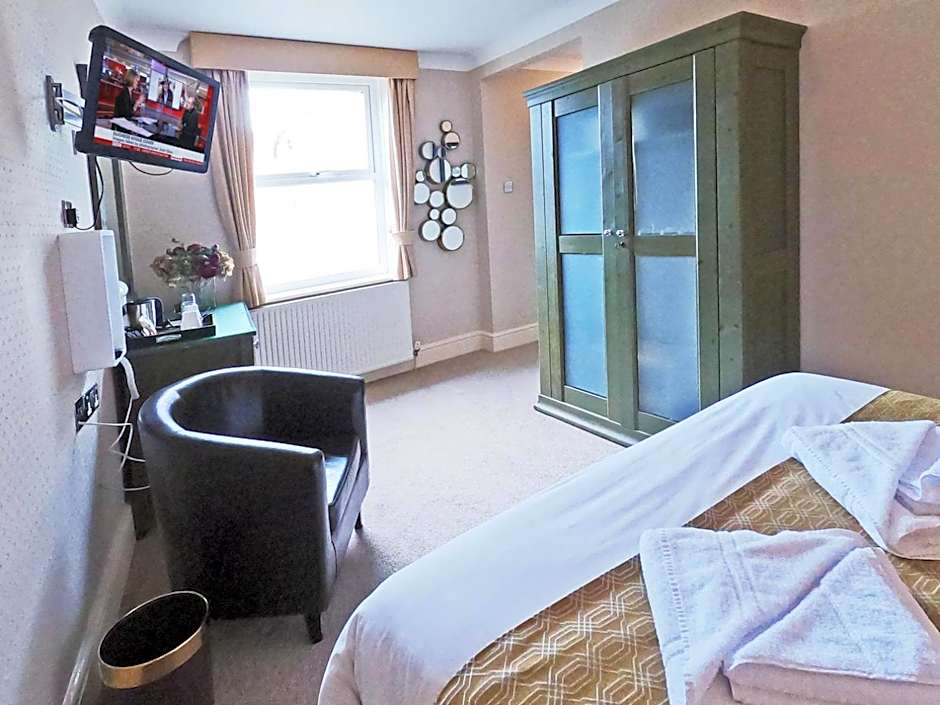 Riviera Lodge Hotel