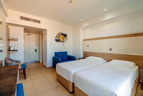 Superior Double or Twin Room Inland View