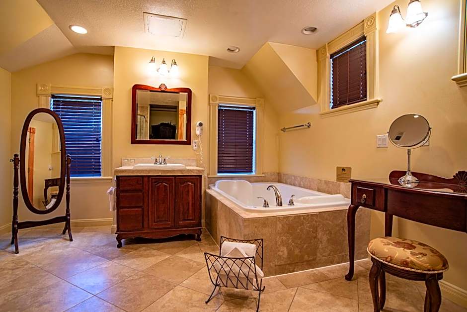 The Anniversary Inn - Logan