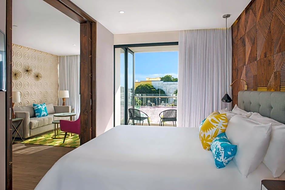 The Fives Downtown Hotel & Residences, Curio Collection by Hilton