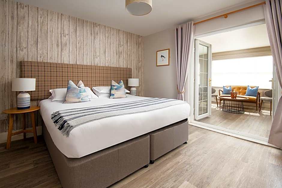 Beach House Hotel