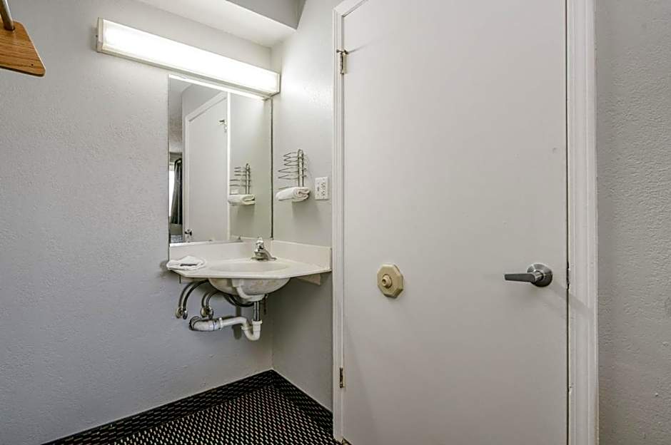 Relax Inn West Amarillo Medical Center – Amarillo, TX