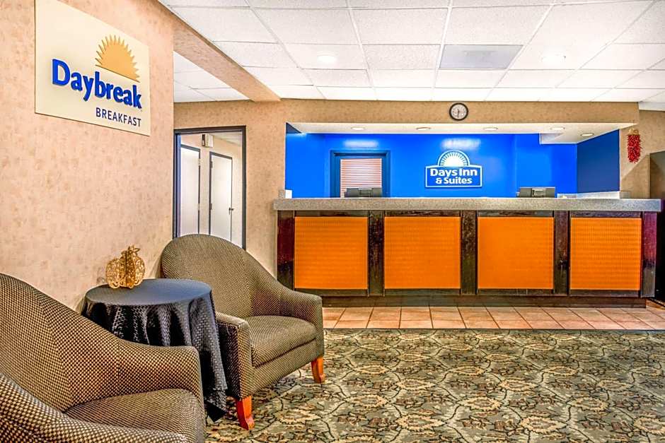 Days Inn & Suites by Wyndham Albuquerque North