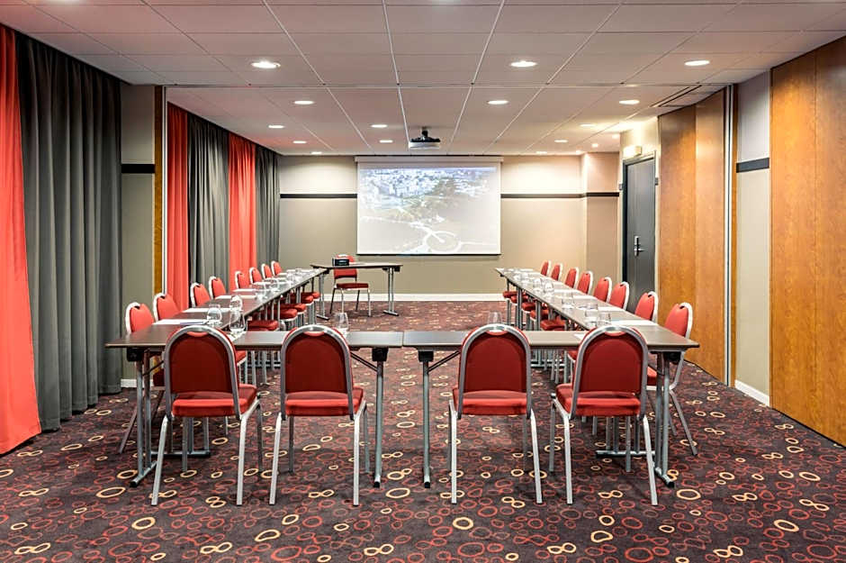 B&B HOTEL Saint-Quentin-en-Yvelines Centre Gare 4 étoiles