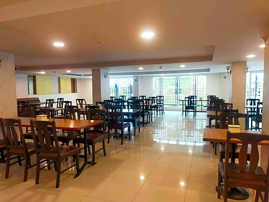 Convenient Grand Plus Hotel Suvarnabhumi