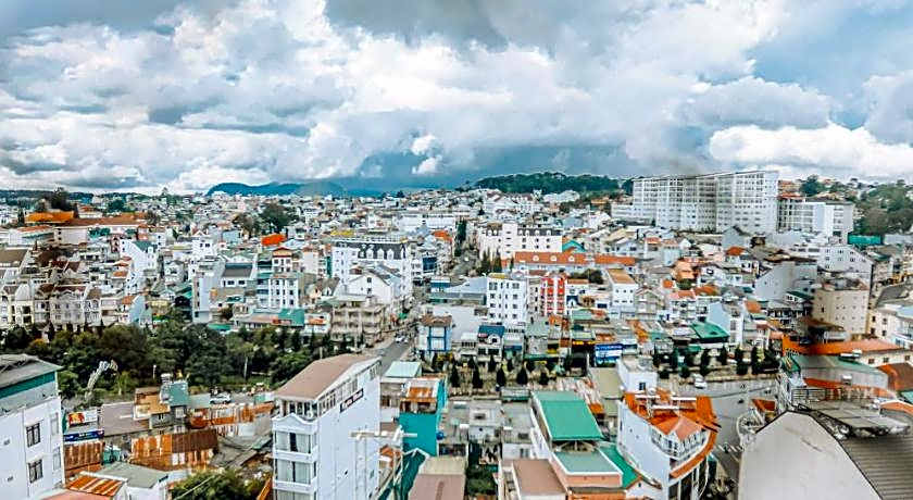 Pearl Wealth Dalat Hotel