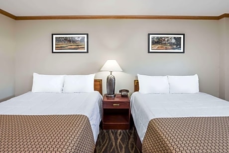 Deluxe Queen Room with Two Queen Beds - Non-Smoking