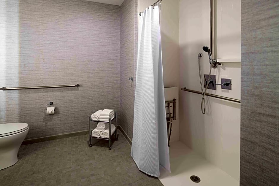 Staybridge Suites Boston Logan Airport - Revere